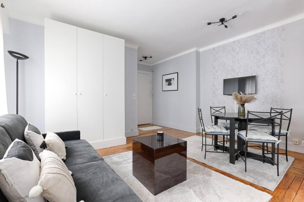 Matignon Saint-Honore : Magnifique Appartement 1Br ปารีส ภายนอก รูปภาพ